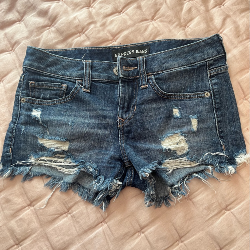 Express distressed jean shorts size 00